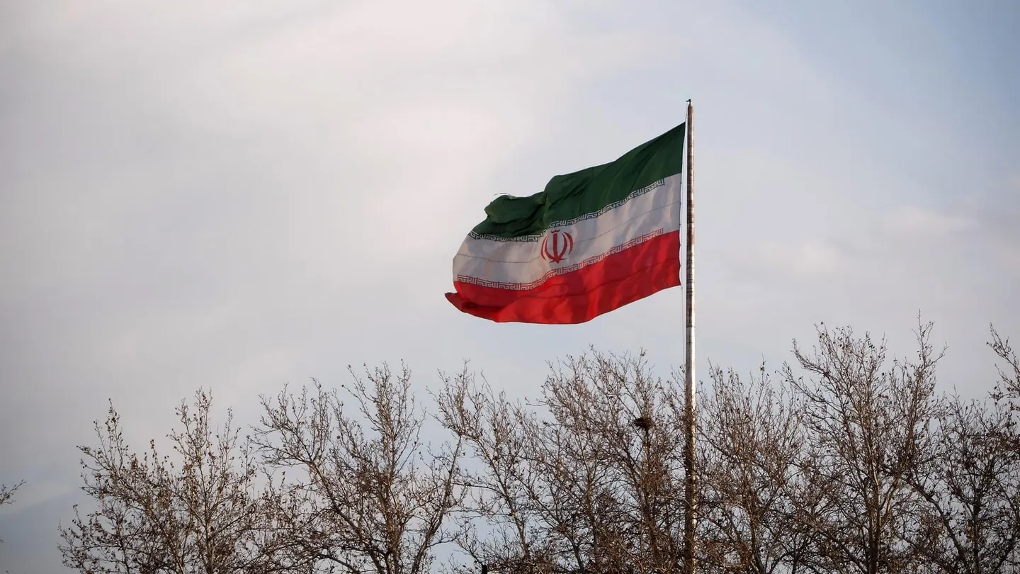 Bandera de Irán en la capital, Teherán. Bandera de Irán en la capital, Teherán.