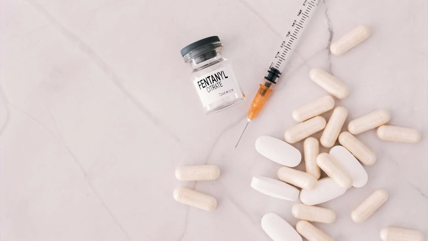 Más fuerte y peligrosa que el fentanilo: el consumo de nitazenos ya deja el primer muerto en España, un joven de 21 años en Pamplona Más fuerte y peligrosa que el fentanilo: el consumo de nitazenos ya deja el primer muerto en España, un joven de 21 años en Pamplona