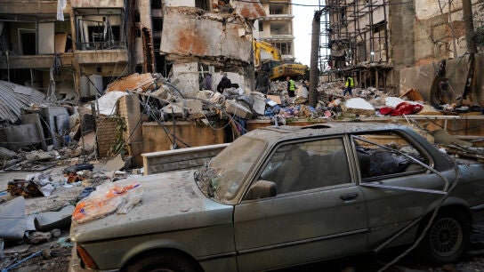 Destrucci&oacute;n tras un ataque israel&iacute;e en la capital de L&iacute;bano, Beirut.