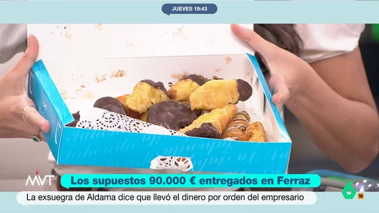 Cristina Pardo, al ver a Marina Valdés traer croissants como Aldama con la prensa Durante la tercera jornada del juicio por el 'caso mascarillas', Víctor de Aldama aparecía en el juzgado con una caja repleta de croissants y palmeritas para la prensa. Marina Valdés le 'replica' en este vídeo de Más Vale Tarde.