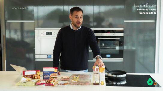 Pablo Zumaquero, tecn&oacute;logo de alimentos y nutricionista, analiza para Equipo de Investigaci&oacute;n algunos procesados de pollo que podemos encontrar en los supermercados, desde los nuggets a las salchichas que, explica, tienen "rol causal en el c&aacute;ncer de colon".