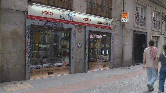 Revivir comercios de barrio abocados al cierre: la apuesta de cada vez más jóvenes en España Revivir comercios de barrio abocados al cierre: la apuesta de cada vez más jóvenes en España