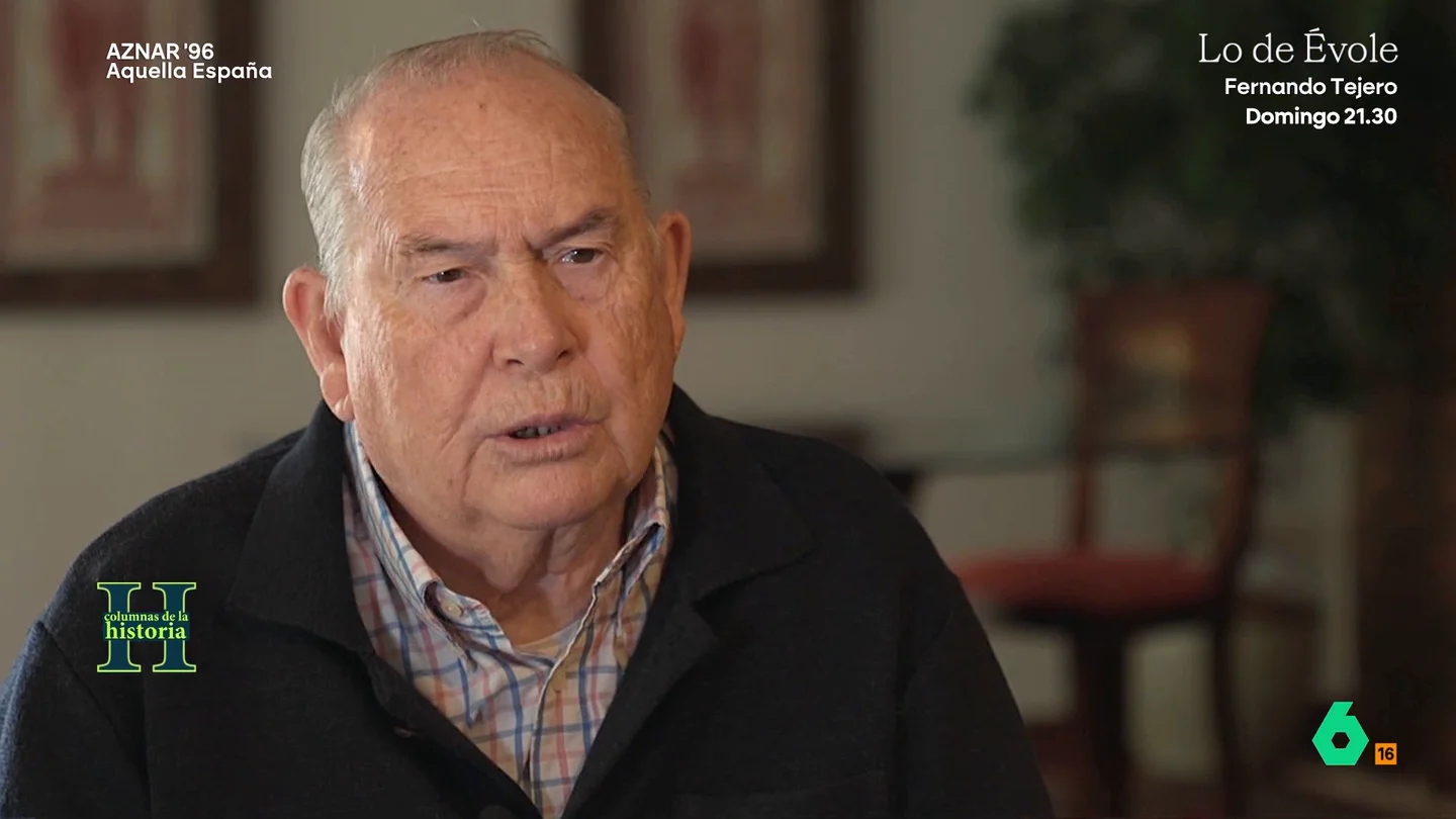 Mariano Guindal destaca la falta de carisma de José María Aznar en 1993: "No destacaba por nada" El exlíder popular, para conseguir convertirse en presidente del Gobierno, debía esforzarse en gustar y caer bien. Esto hizo que tuviera que promocionarse para llegar a los españoles.