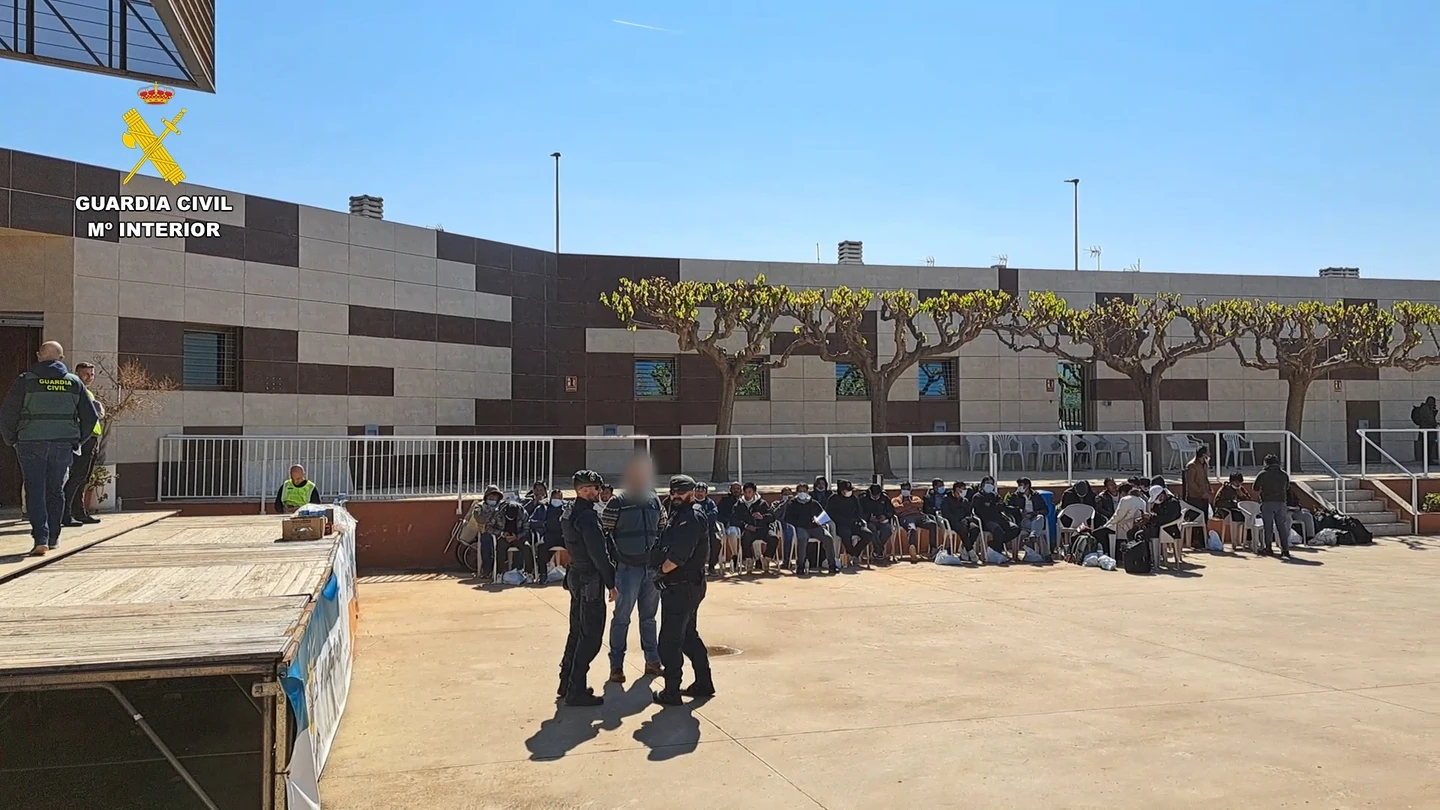 Operación de la Guardia Civil contra la trata de personas. Operación de la Guardia Civil contra la trata de personas.
