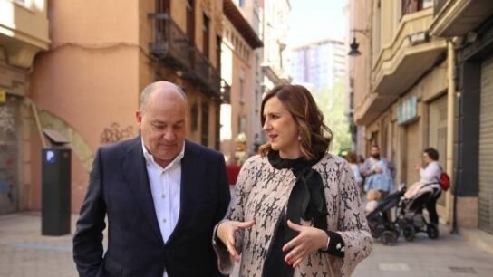 El concejal de Grandes Proyectos del Ayuntamiento de Valencia, Jos&eacute; Mar&iacute; Olano, y la alcaldesa de Valencia, Mar&iacute;a Jos&eacute; Catal&aacute;, en una imagen de archivo