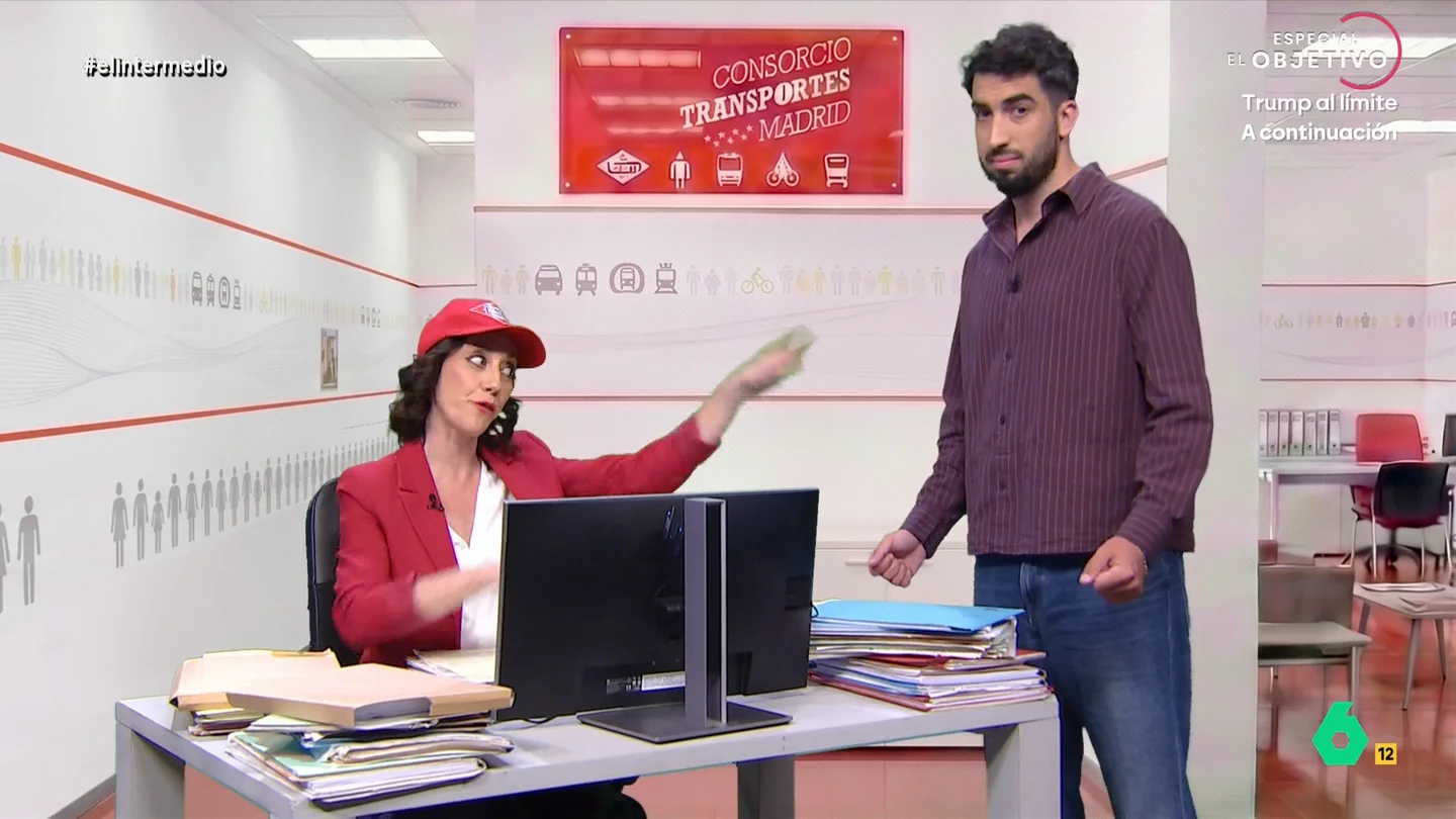 El "test de madrileñidad" de Ayuso para dar un certificado a los migrantes Cristina Gallego se convierte en Isabel Díaz Ayuso, que desde la oficina del Consorcio General de Transportes, se ha propuesto boicotear a los migrantes que necesitan un certificado para regularizar su situación.