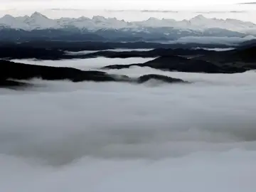 Los Pirineos cubiertos de nieve Los Pirineos cubiertos de nieve