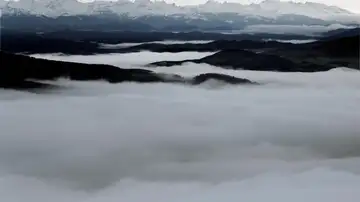 Los Pirineos cubiertos de nieve Los Pirineos cubiertos de nieve