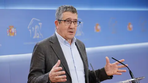 El portavoz socialista en el Congreso, Patxi López, ofrece una rueda de prensa en el Congreso de los Diputados, en Madrid. El portavoz socialista en el Congreso, Patxi López, ofrece una rueda de prensa en el Congreso de los Diputados, en Madrid.