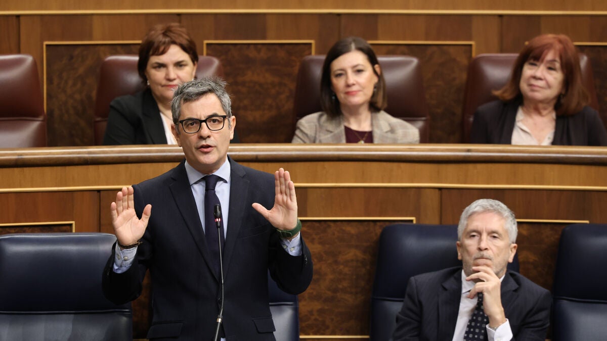 Sesión de control al Gobierno, en directo | Sánchez, ausente en el debut de Arcadi España en su escaño