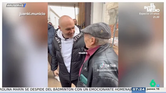 La emotiva reacción del abuelo del influencer Juanki al conocer por sorpresa a su ídolo, Andrés Iniesta La emotiva reacción del abuelo del influencer Juanki al conocer por sorpresa a su ídolo, Andrés Iniesta