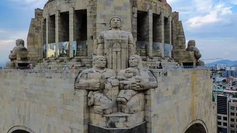 Detalle del Monumento a la Revolución de Ciudad de México Detalle del Monumento a la Revolución de Ciudad de México