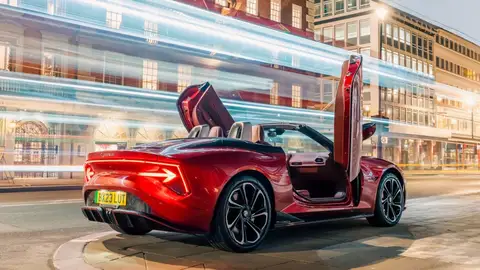 No existe ningún otro deportivo tan asequible que capte más miradas que este MG No existe ningún otro deportivo tan asequible que capte más miradas que este MG