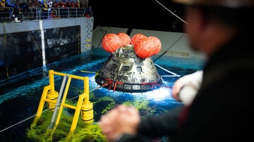 La nave Orion a su llegada a la Tierra