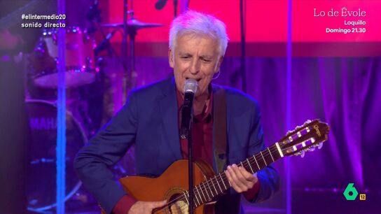 El artista ha cantado su popular canci&oacute;n que ha conseguido arrancar las palmas de todo el p&uacute;blico que ha asistido al 20 aniversario de El Intermedio, celebrado en el Florida Park de Madrid. 