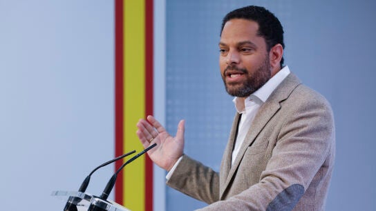 El secretario general de Vox, Ignacio Garriga, durante una rueda de prensa en Madrid
