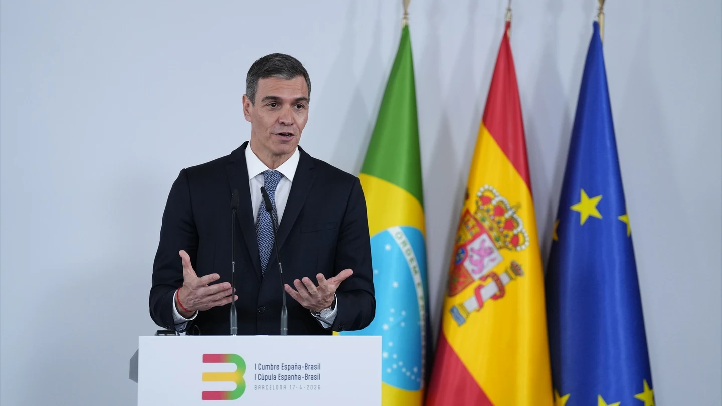 Sánchez reivindica sus políticas frente al autoritarismo: "Mientras otros abren heridas, nosotros queremos curarlas". Sánchez reivindica sus políticas frente al autoritarismo: "Mientras otros abren heridas, nosotros queremos curarlas"