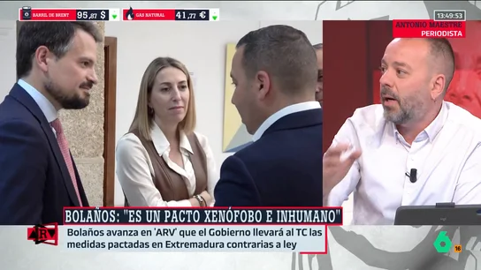 Antonio Maestre analiza el pacto entre PP y Vox y la prioridad de prohibir el burka y el niqab: "Vox es racista porque lo exige; el PP, porque lo asume" Antonio Maestre analiza el pacto entre PP y Vox y la prioridad de prohibir el burka y el niqab: "Vox es racista porque lo exige; el PP, porque lo asume"