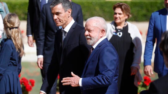 El jefe del Gobierno, Pedro S&aacute;nchez, y el presidente brasile&ntilde;o, Luiz In&aacute;cio Lula da Silva, en Barcelona. 