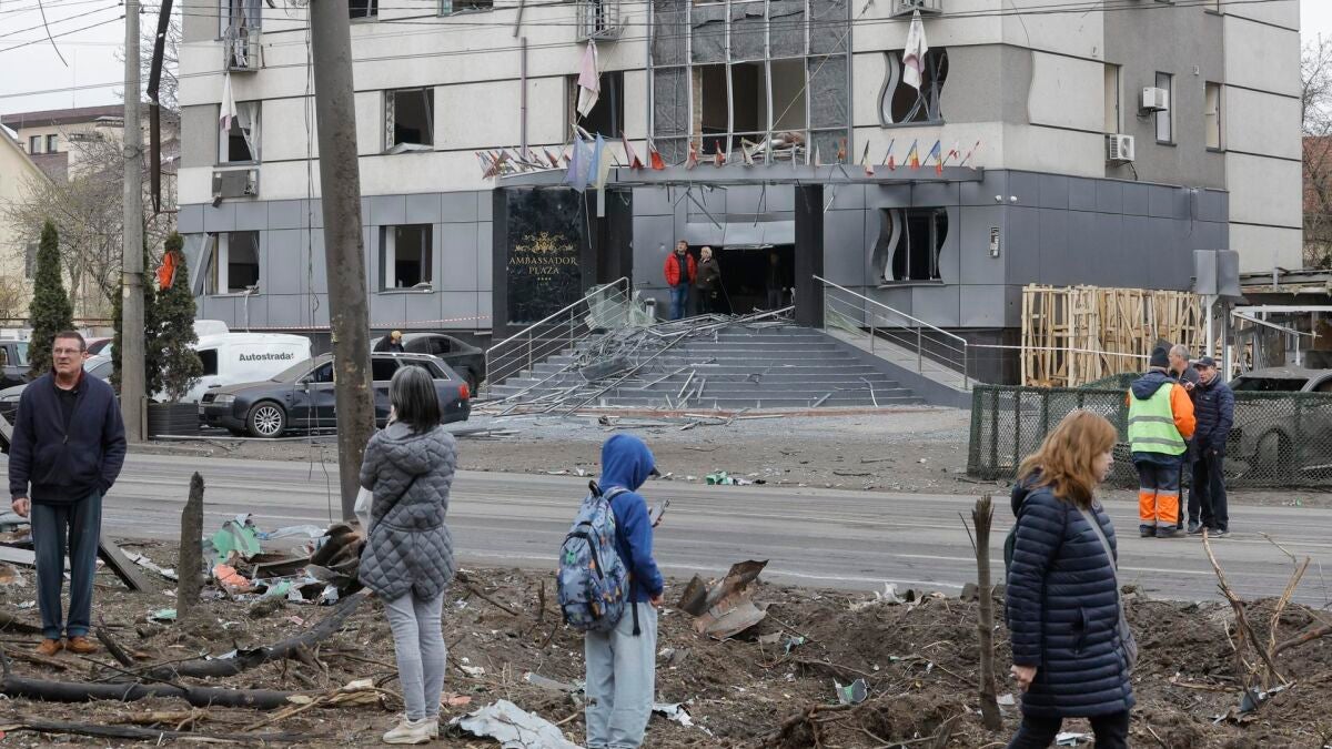 Un hombre se atrinchera en un supermercado de Kyiv y mata a al menos seis personas