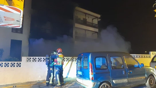 Una mujer muerta y siete heridos en un incendio en una vivienda en Tenerife. Una mujer muerta y siete heridos en un incendio en una vivienda en Tenerife.