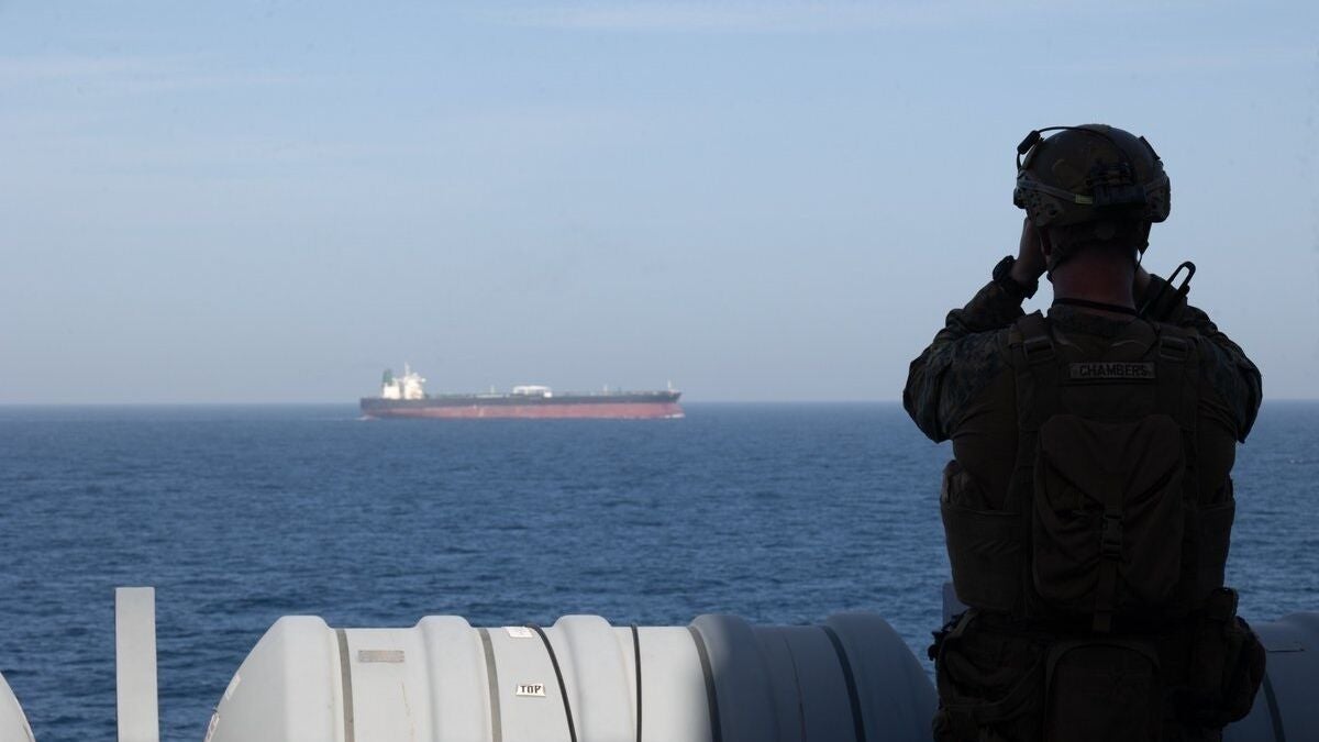 Máxima tensión en Ormuz tras relanzar Irán su ofensiva y atacar cuatro embarcaciones en las últimas horas