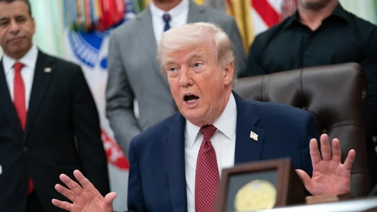 Imagen del archivo del presidente de Estados Unidos, Donald Trump. Última hora de la guerra en Irán, en directo: Trump dice que sus negociadores llegarán a Pakistán el lunes y amenaza con destruir las centrales eléctricas