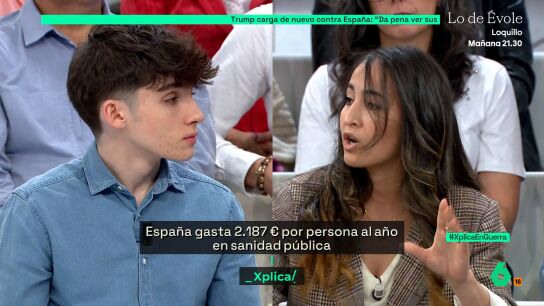 Adua Baaza, a la derecha