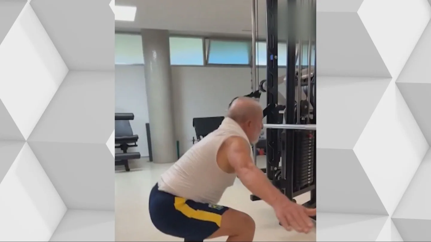 Lula da Silva, haciendo sentadillas Lula da Silva, haciendo sentadillas
