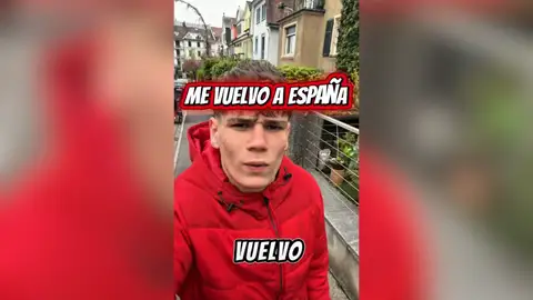 Joven se vuelve de Suiza a España Joven se vuelve de Suiza a España