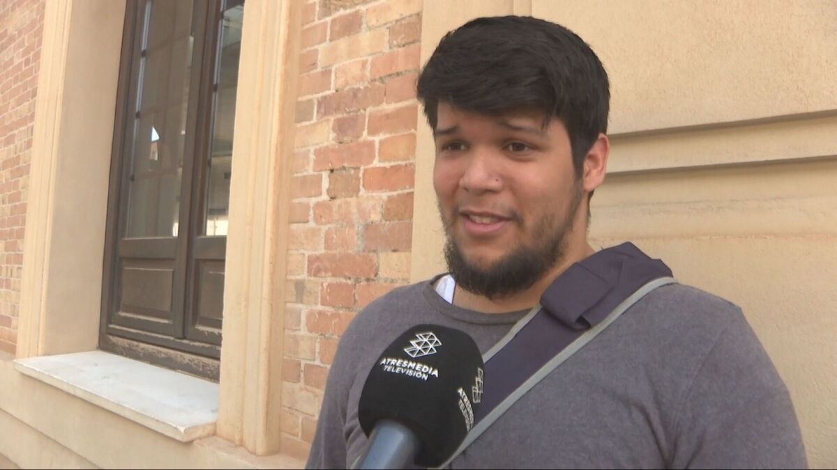 Первые заявители подали документы на легализацию в Испании очно