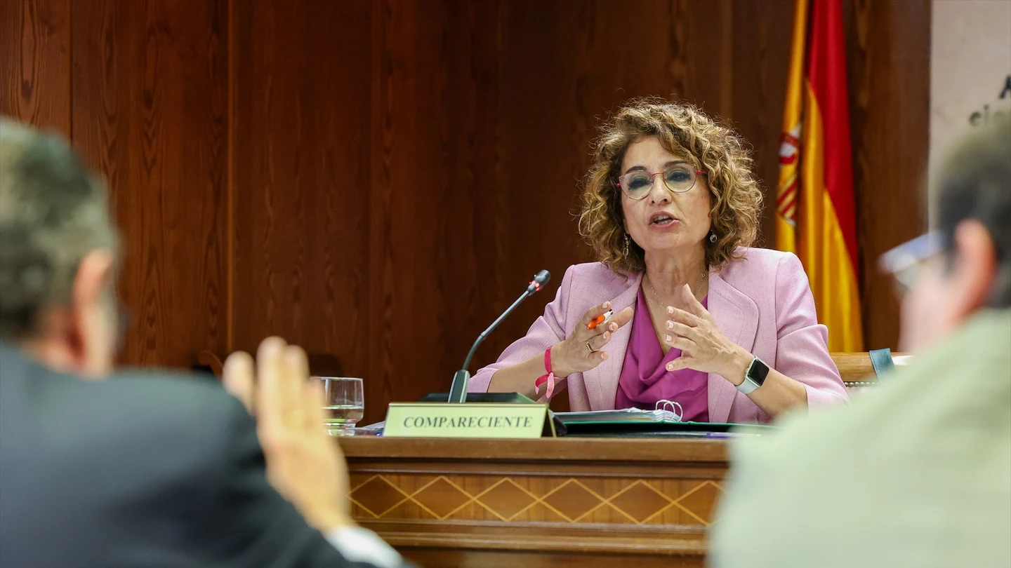 María Jesús Montero comparece ante la Comisión de Investigación de las presuntas irregularidades en la SEPI María Jesús Montero comparece ante la Comisión de Investigación de las presuntas irregularidades en la SEPI
