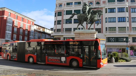Imagen de archivo de un autobús urbano de Burgos Imagen de archivo de un autobús urbano de Burgos