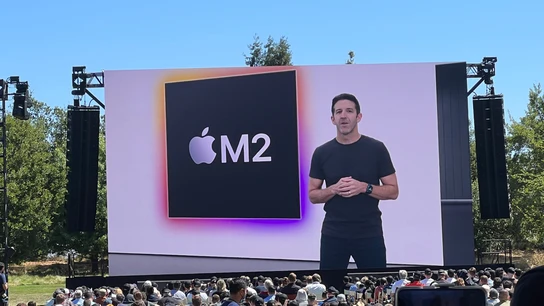 John Ternus, durante la presentación del microprocesador M2 de Apple durante la Conferencia Mundial de Desarrolladores de Apple de 2022 en Cupertino John Ternus, durante la presentación del microprocesador M2 de Apple durante la Conferencia Mundial de Desarrolladores de Apple de 2022 en Cupertino