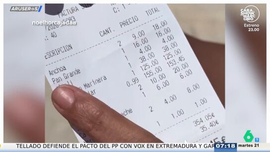 Le cobran 16 euros por pedir pan en un restaurante de Ibiza y 20 euros por dos botellas de agua