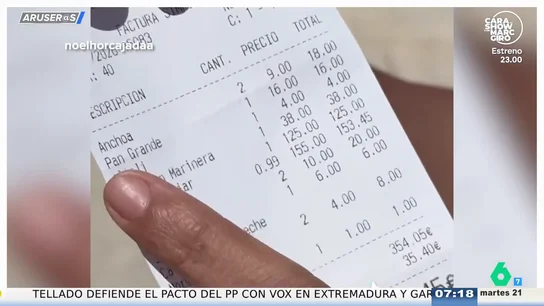 Le cobran 16 euros por pedir pan en un restaurante de Ibiza y 20 euros por dos botellas de agua Le cobran 16 euros por pedir pan en un restaurante de Ibiza y 20 euros por dos botellas de agua