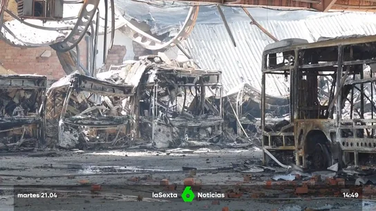 Un grave incendio destroza las cocheras de autobuses municipales en Burgos incendio en cocheras