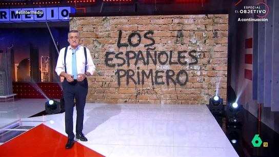 Wyoming, muy crítico con la "prioridad nacional": "Es un eslogan fácil de comprar, tóxico y que genera racismo y xenofobia" El presentador de El Intermedio reflexiona sobre el concepto que están defendiendo Partido Popular y Vox a través del cual pretenden limitar las ayudas y recursos públicos. Ya puedes ver el monólogo completo de Wyoming en el vídeo principal.