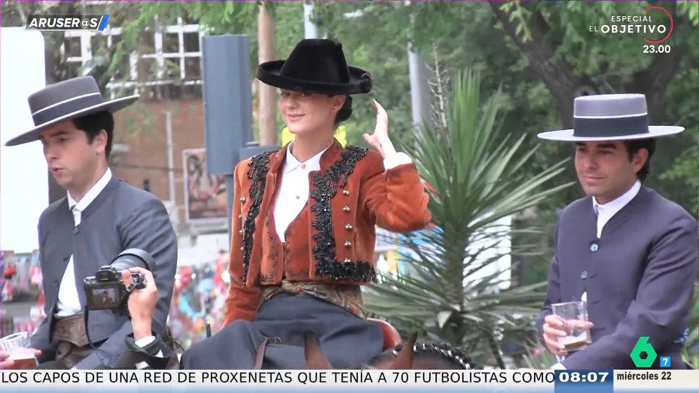 Victoria Federica a caballo y los looks más comentados: así se vive la Feria de Abril entre influencers y famosos Victoria Federica a caballo y los looks más comentados: así se vive la Feria de Abril entre influencers y famosos