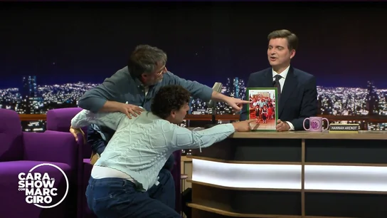 La entrevista completa de Marc Giró a Jordi Évole y Eduardo Casanova en 'Cara al Show': "Conocemos más personas con VIH de las que pensamos" La entrevista completa de Marc Giró a Jordi Évole y Eduardo Casanova en 'Cara al Show': "Conocemos más personas con VIH de las que pensamos"