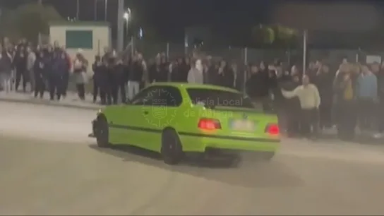 Derrapes en rotondas, un accidente y hasta 13 conductores multados en una carrera ilegal en Málaga Derrapes en rotondas, un accidente y hasta 13 conductores multados en una carrera ilegal en Málaga