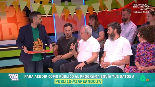 Dani Mateo, al ver la torre de torreznos que ha traído un señor del público: "¿Esto hay que pagártelo?" El presentador de Zapeando, a favor de que el público lleve comida, ha alucinado con la altura que alcanzan los torreznos apilados sobre el plato.