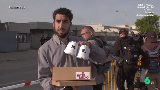 Isma Juárez prepara un regalo para Rajoy: unas zapatillas personalizadas "para escapar de Bárcenas" El reportero se enfrenta a su primera cobertura de un juicio. Juárez se ha desplazado hasta San Fernando de Henares, donde se encuentra la Audiencia Nacional, el mismo día que declara como testigo Mariano Rajoy.