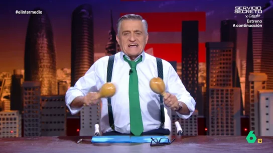 Wyoming celebra tocando las maracas la 'vuelta' de Rajoy: "Siempre que abre la boca es oro puro" El expresidente del Gobierno casi no ha respondido ninguna pregunta durante su declaración como testigo por la Operación Kitchen y, además, ha negado la existencia de una operación para espiar y robar documentos a Luis Bárcenas.