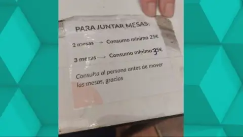 Obligatorio un consumo mínimo para sentarse a la mesa: "Esto no es una ONG, es un bar" Obligatorio un consumo mínimo para sentarse a la mesa: "Esto no es una ONG, es un bar"