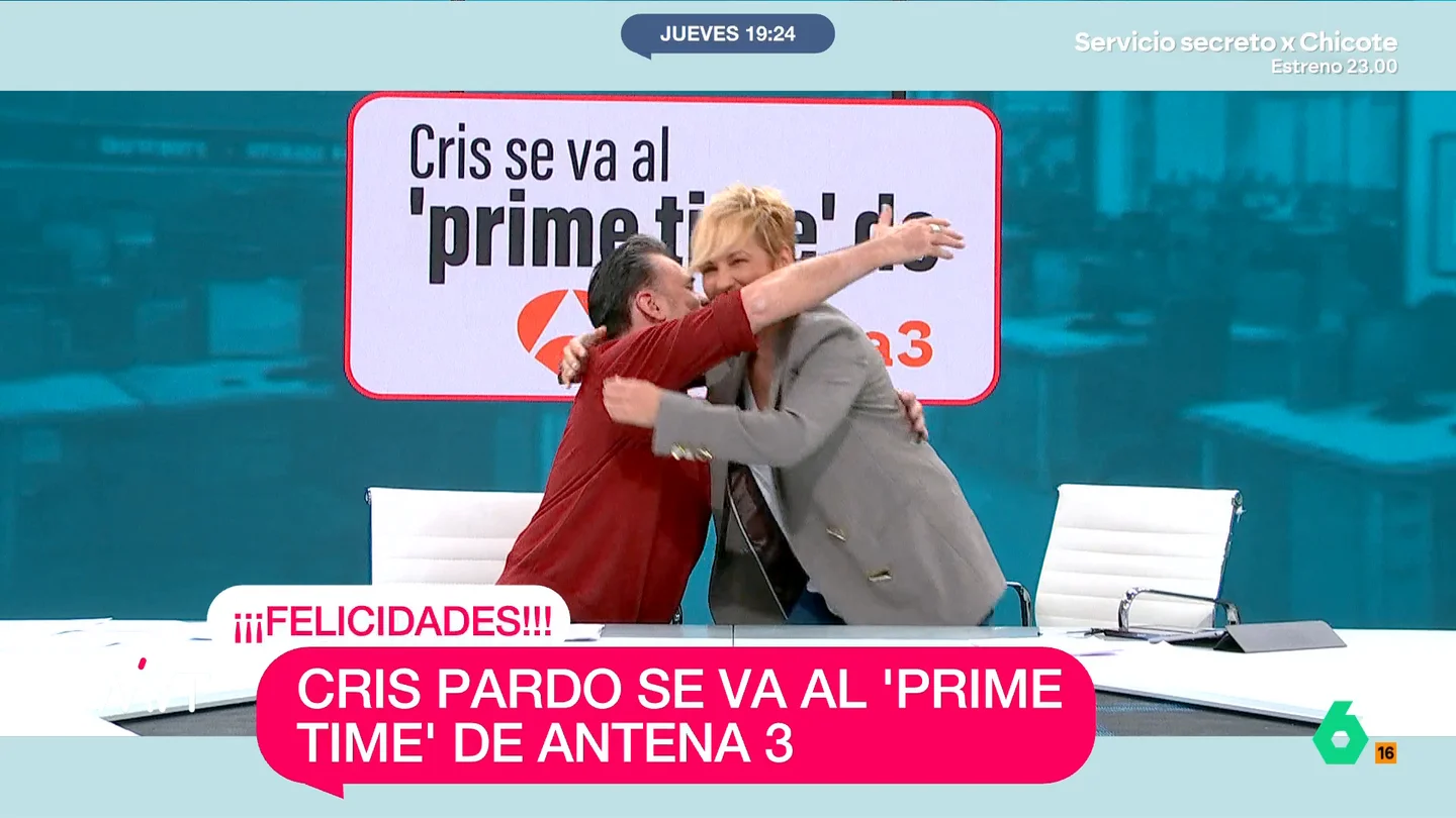 El abrazo de Cristina Pardo e Iñaki López tras el anuncio de la salida de MVT de la periodista La presentadora, que seguirá en el espacio vespertino de laSexta hasta el final de la temporada, presentará un nuevo programa en el prime time de Antena 3.