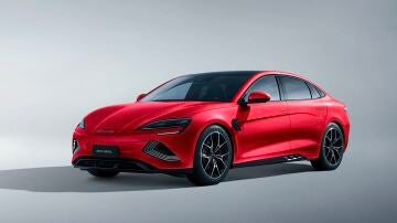BYD actualiza su berlina Seal para desafiar a los nuevos BMW Serie 3 y Mercedes Clase C el&eacute;ctricos