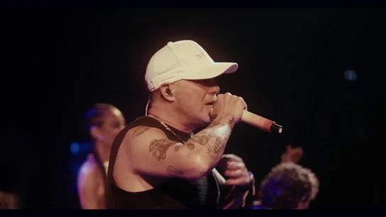 Alejandro Sanz se sincera sobre Shakira, Stephanie Cayo, Trump y su depresión en su gira por EEUU con Évole: "Es la entrevista del año" Alejandro Sanz se sincera sobre Shakira, Stephanie Cayo, Trump y su depresión en su gira por EEUU con Évole: "Es la entrevista del año"