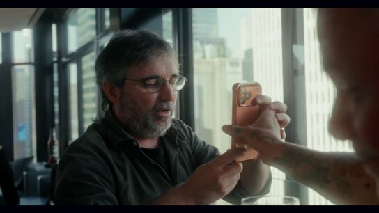 La llamada de Stephanie Cayo a Alejandro Sanz en directo en plena entrevista en Lo de &Eacute;vole: "Justo est&aacute;bamos hablando de ti"