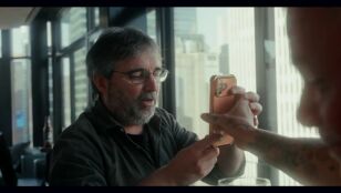 La llamada de Stephanie Cayo a Alejandro Sanz en directo en plena entrevista en Lo de &Eacute;vole: "Justo est&aacute;bamos hablando de ti"